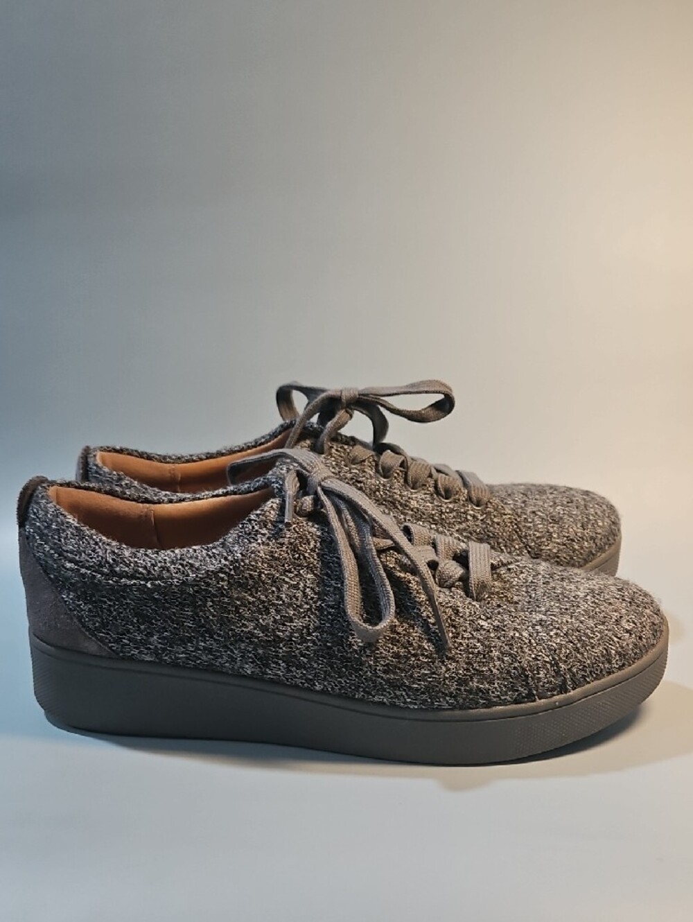 FitFlop Heathered Gray Knit Lace-Up Sneakers Bin 12 Size 7